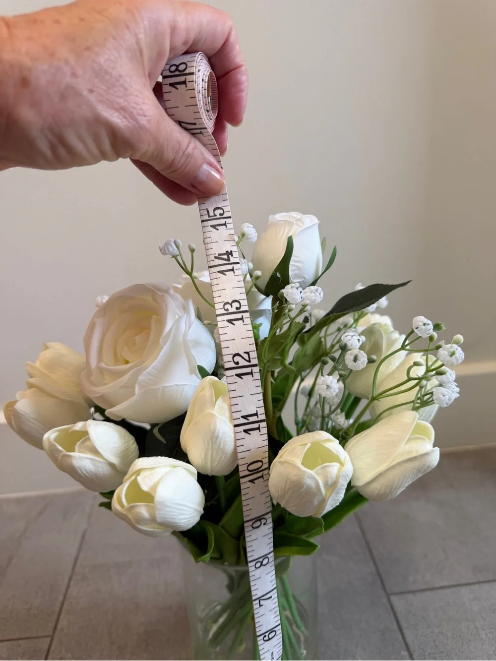 Artificial White Tulip Bouquet w Clear Glass Vase & simulated water - lifelike!